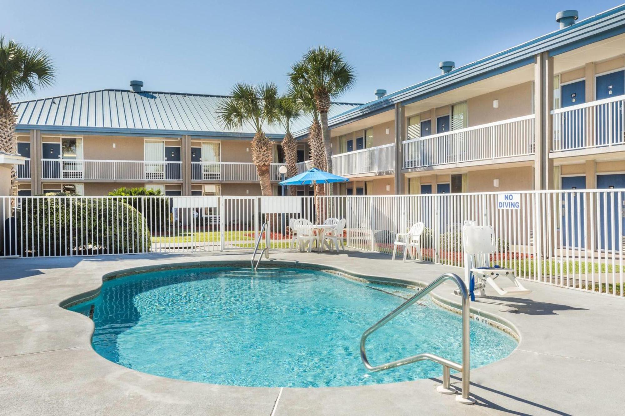 Days Inn By Wyndham Adel I-75 Eksteriør bilde